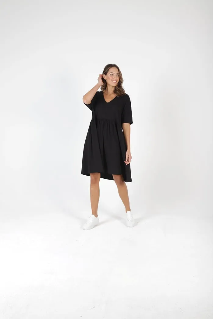 BETTY BASICS - Portsea Dress in Black