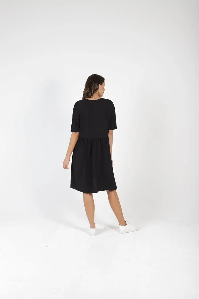 BETTY BASICS - Portsea Dress in Black
