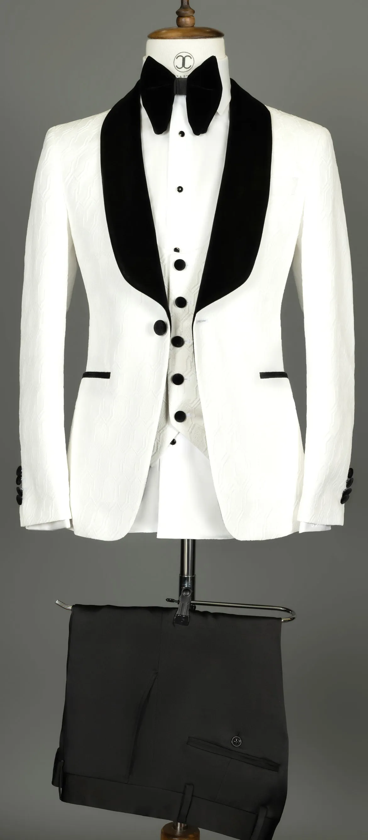 Connaisseur - White hexagon pattern 3-piece slim fit tuxedo with I vest